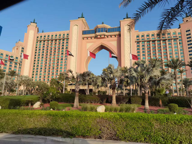 美國關(guān)稅重創(chuàng)，中國企業(yè)如何突圍？